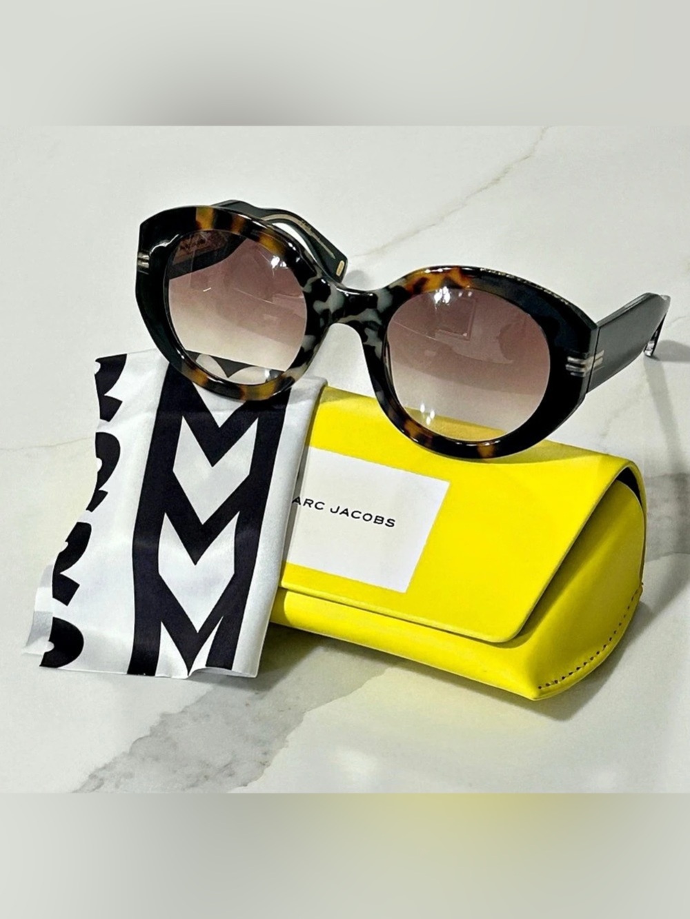 Marc Jacobs Sunglasses MJ 1110/S Cat Eye Black & Brown Brand new.
